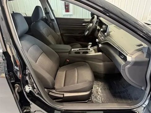 Used 2025 Nissan Altima 2.5 SV image 23