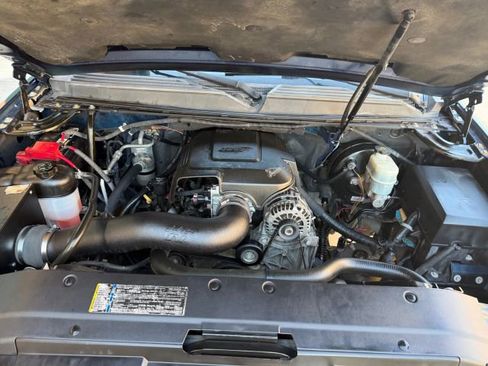 Used 2010 Chevrolet Avalanche LT w/ Regional Value Package image 12