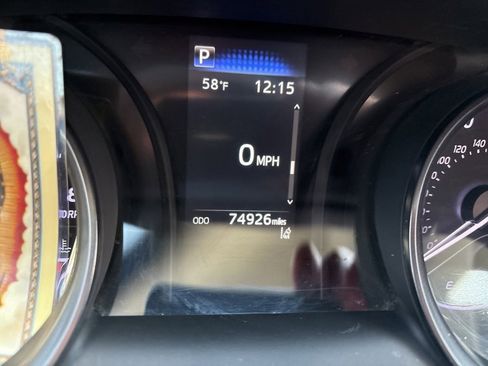 Used 2023 Toyota Camry SE image 8