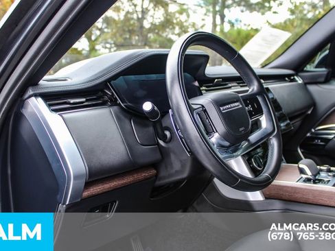 Used 2023 Land Rover Range Rover SE image 32