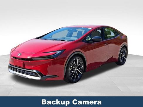 Used 2024 Toyota Prius XLE FWD image 4