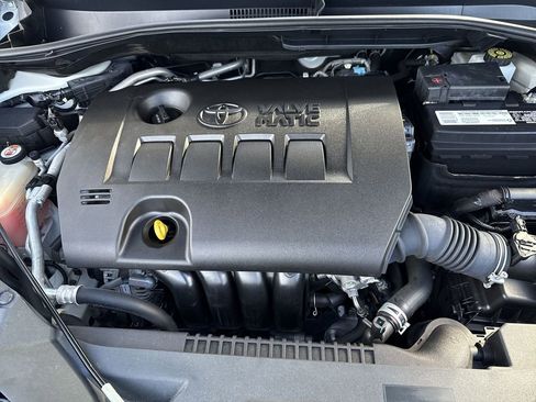 Used 2020 Toyota C-HR XLE FWD image 14