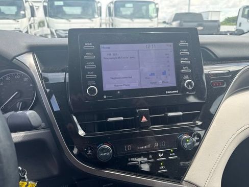 Used 2024 Toyota Camry SE FWD image 7