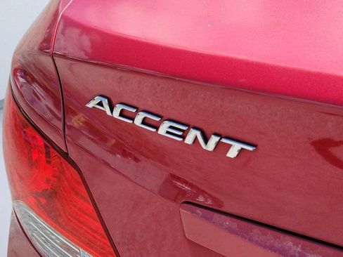 Used 2012 Hyundai Accent GLS FWD image 5