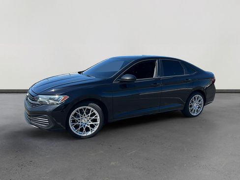 Used 2023 Volkswagen Jetta Sport image 1