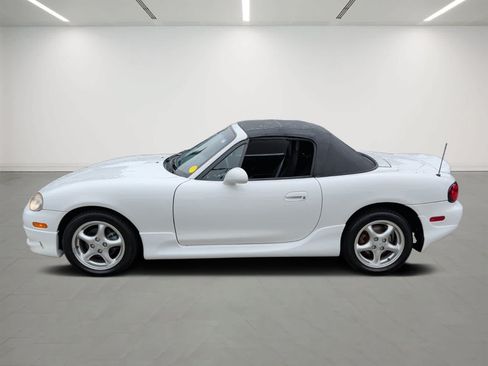 Used 2001 MAZDA MX-5 Miata RWD image 3