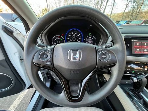 Used 2018 Honda HR-V EX image 24