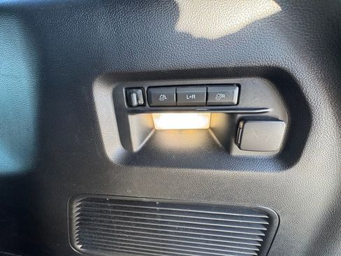 Used 2022 Ford Explorer ST w/ ST Street Pack image 47