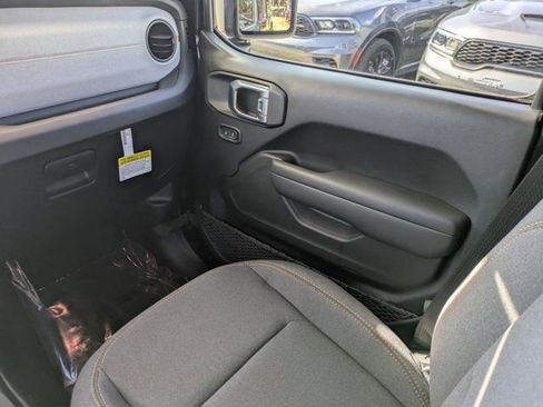 New 2026 Jeep Gladiator Sport image 15