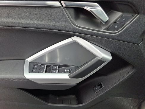 Used 2025 Audi Q3 2.0T Premium image 13