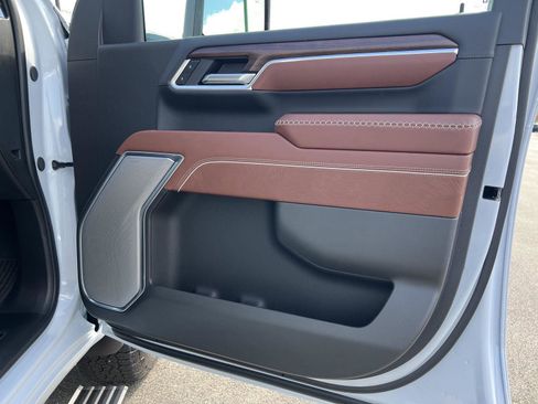 New 2026 GMC Sierra 2500 Denali Ultimate AWD/4WD image 19