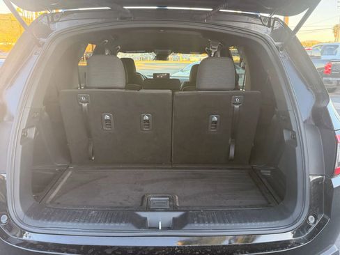 Used 2024 Honda Pilot Sport image 14