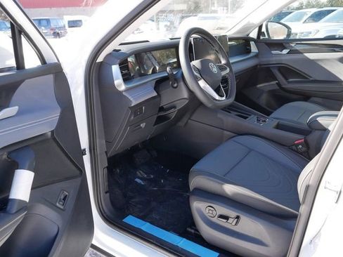 New 2026 Volkswagen Tiguan SE AWD/4WD image 7