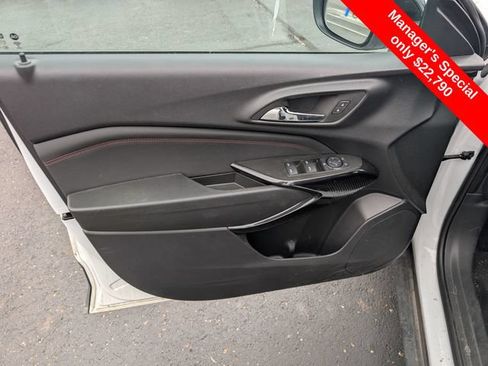 Used 2024 Chevrolet Trax RS w/ Sunroof Package FWD image 14