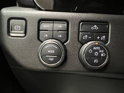 Used 2023 Chevrolet Silverado 1500 LT Trail Boss image 32