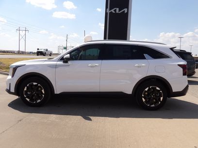 New 2026 Kia Sorento S w/ S Panoramic Sunroof Package