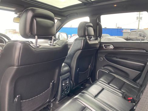 Used 2016 Jeep Grand Cherokee Overland w/ Advanced Technology Group image 15