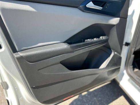 Used 2023 Volkswagen Taos SE image 10