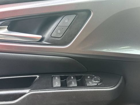 Used 2024 Chevrolet Equinox EV RS FWD image 29