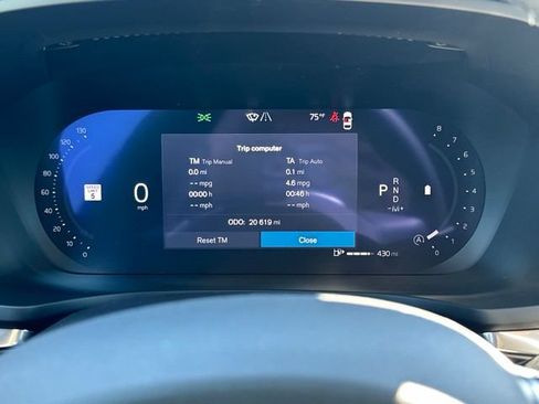 Certified 2025 Volvo V60 B5 Cross Country Plus AWD/4WD image 24