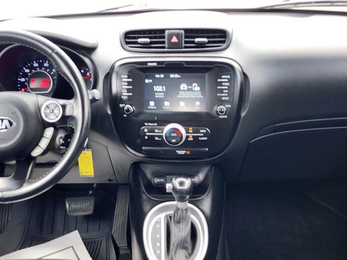 Used 2019 Kia Soul + FWD image 19