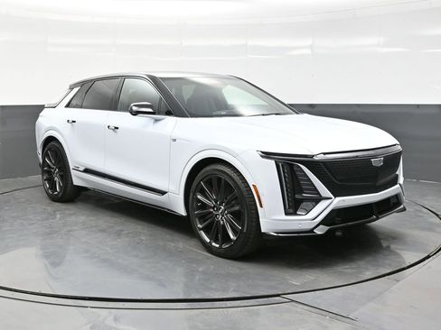 New 2026 Cadillac Lyriq V AWD/4WD image 1