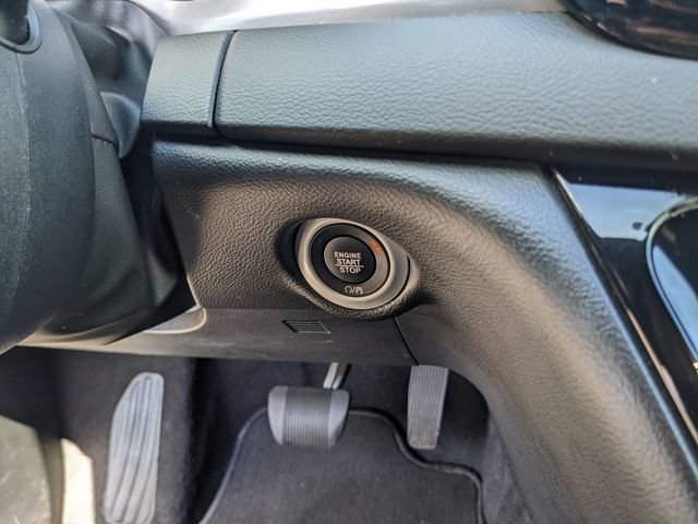 Used 2025 Chrysler Pacifica Select FWD image 27