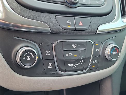 Used 2024 Chevrolet Equinox LS w/ LS Convenience Package FWD image 24
