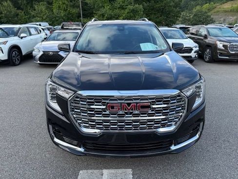 Used 2023 GMC Terrain Denali w/ Denali Premium Package AWD/4WD image 8