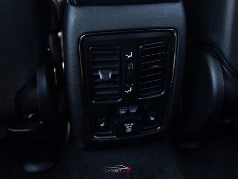 Used 2018 Dodge Durango SRT w/ SRT Interior Appearance Group AWD/4WD image 23