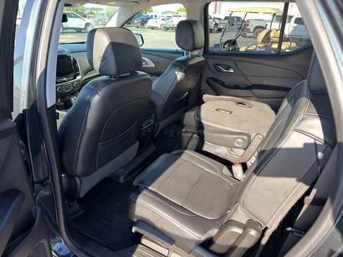 Used 2019 Chevrolet Traverse LT w/ LT Premium Package AWD/4WD image 10