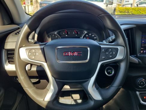 Used 2024 GMC Terrain SLE FWD image 17