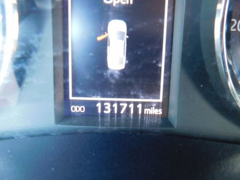 Used 2017 Toyota Corolla SE image 17