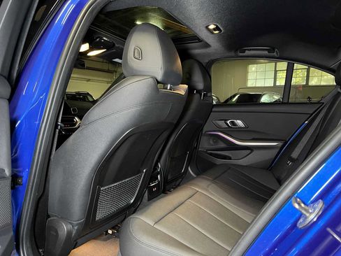 Used 2021 BMW 330i Sedan w/ M Sport Package RWD image 18