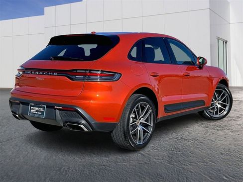 Used 2025 Porsche Macan image 7
