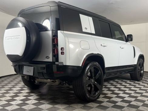 Used 2023 Land Rover Defender 110 X-Dynamic SE image 8