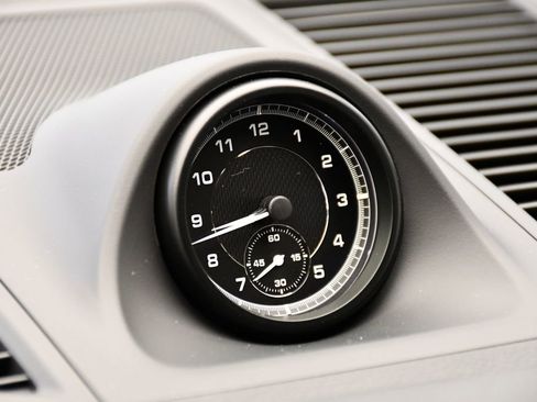 Used 2025 Porsche Macan image 20