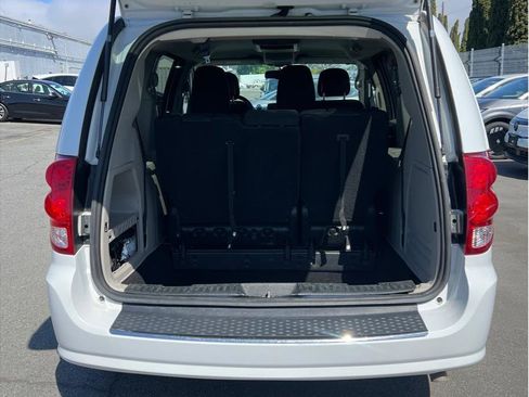 Used 2017 Dodge Grand Caravan SE w/ Power Window Group FWD image 5