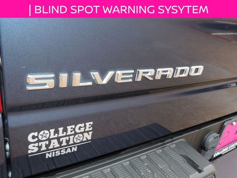 Used 2022 Chevrolet Silverado 1500 Custom image 14