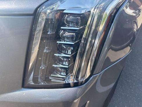 Used 2020 Cadillac Escalade Luxury w/ LPO, Radiant Package AWD/4WD image 2