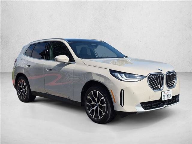 Used 2025 BMW X3 xDrive30i w/ Premium Package AWD/4WD image 3