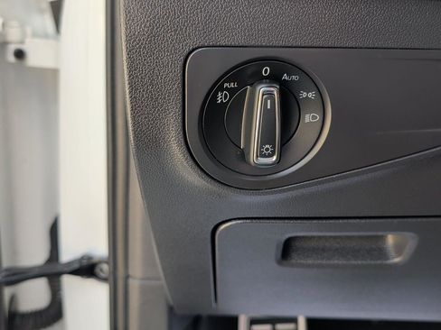 Used 2021 Volkswagen Tiguan SE R-Line image 13