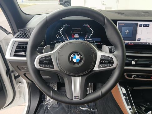 Used 2026 BMW X5 xDrive40i w/ M Sport Package image 15