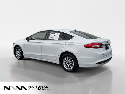 Used 2018 Ford Fusion S FWD image 3