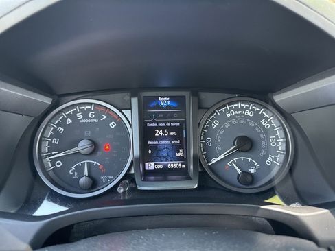 Used 2021 Toyota Tacoma TRD Sport RWD image 10