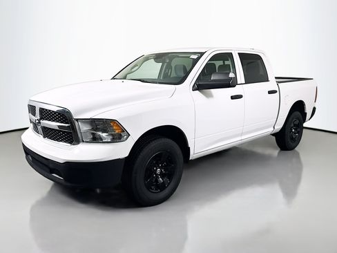 Used 2023 RAM 1500 Classic SLT w/ Trailer & Traction Group AWD/4WD image 4