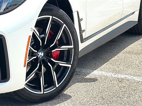 New 2026 BMW i4 eDrive40 w/ M Sport Package RWD image 3