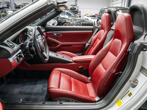 Used 2018 Porsche 718 Boxster S RWD image 34