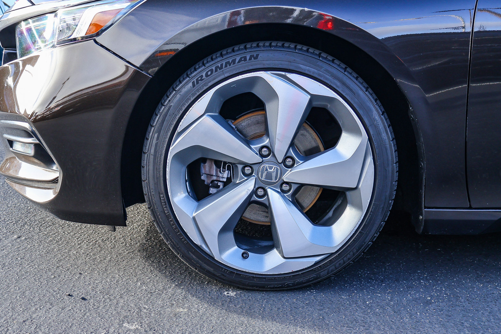 Used 2018 Honda Accord Touring image 18