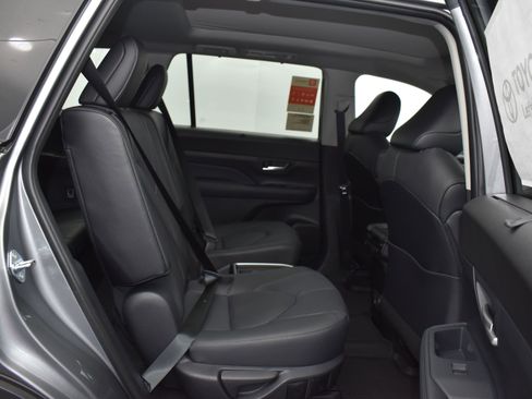 Used 2026 Toyota Grand Highlander AWD Hybrid image 10